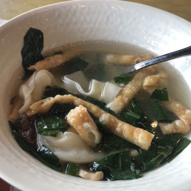 S5 - Roasted Pork Wonton Soup (Súp Hoành Thánh).