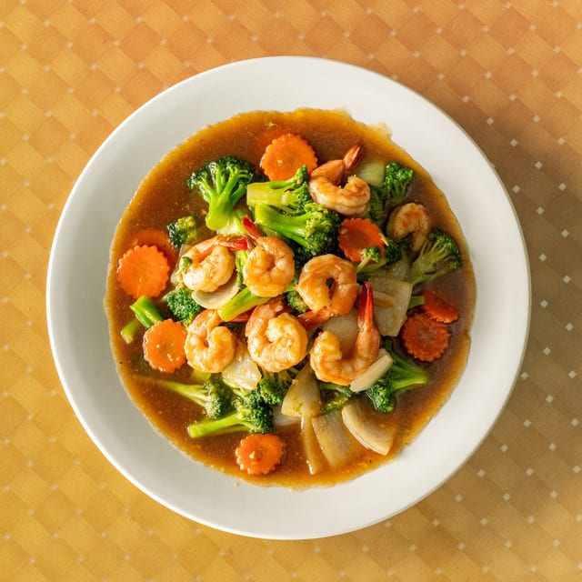 L12 - Broccoli w/ Chicken, Beef or Shrimp.