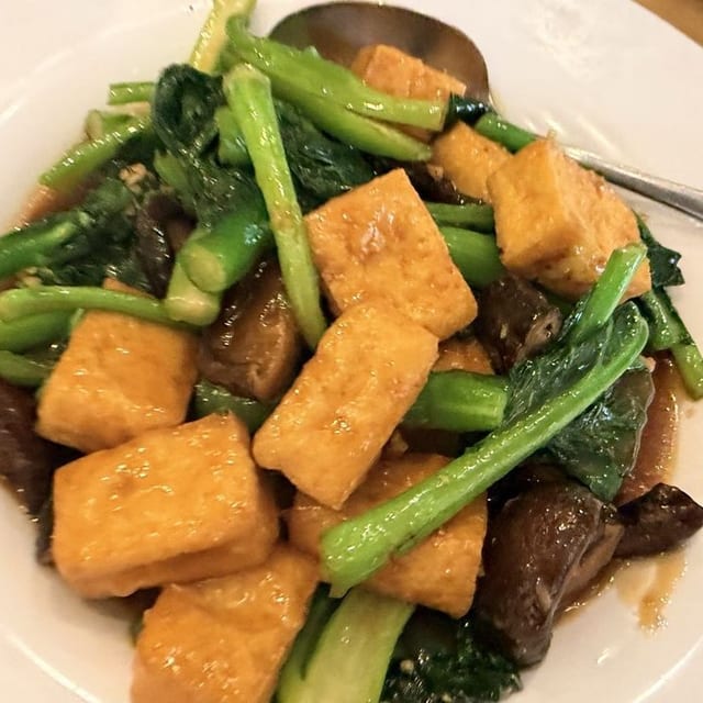 V5 - Tofu with Black Mushrooms (Đậu Hũ Xào Nấm Đông Cô).