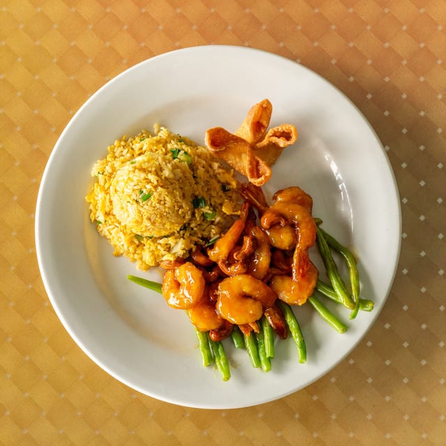 D14 - Honey Chicken or Shrimp Plate.